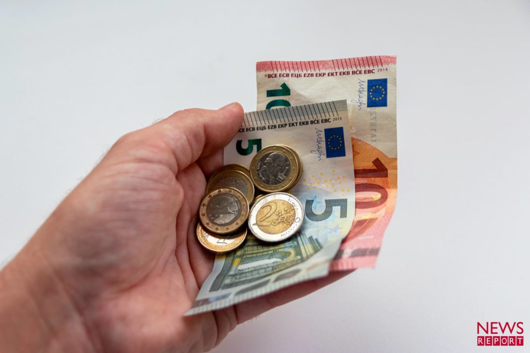 επιδόματα πληρωμές euros